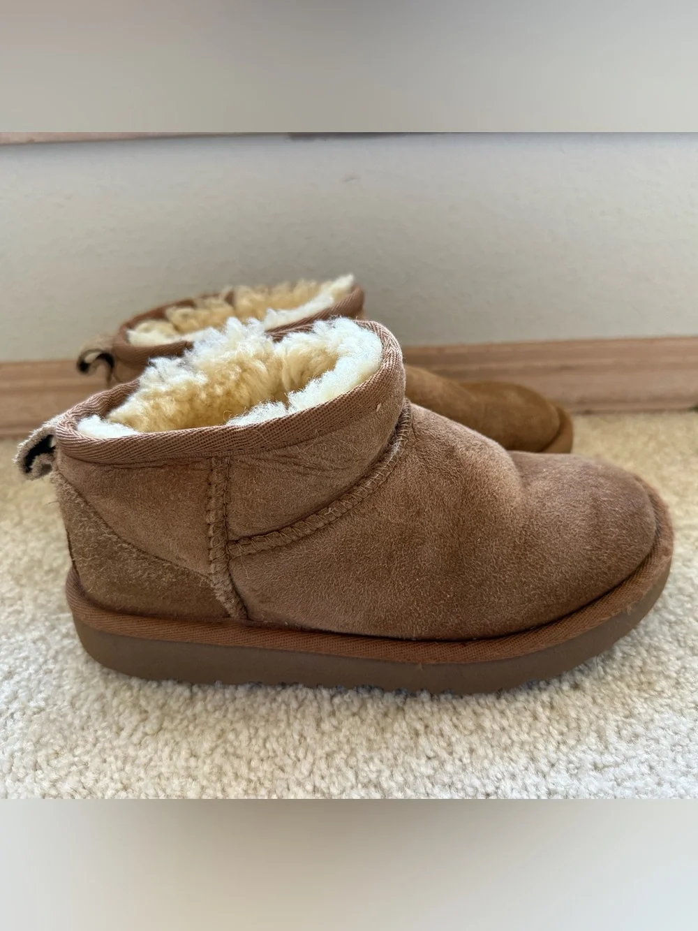 UGG Kids’ Classic Genuine Shearling Mini Boot Chestnut